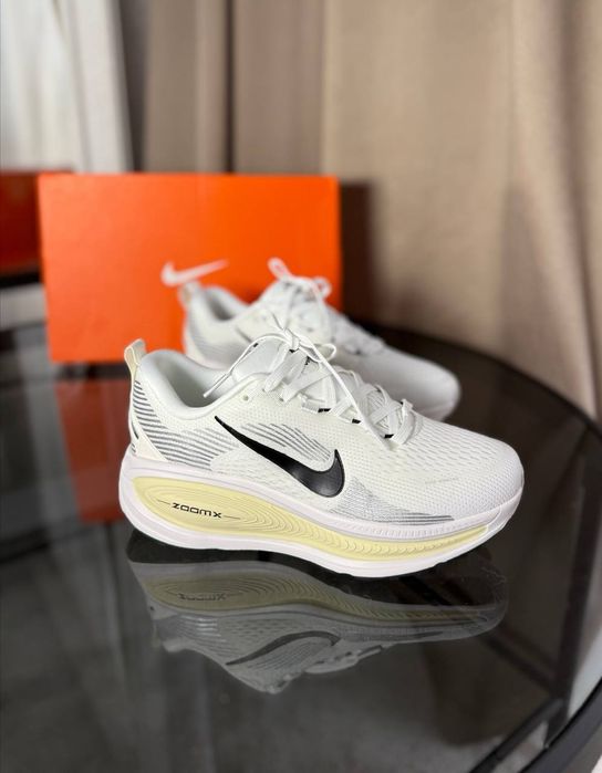 Кроссовки для бега спортивные nike