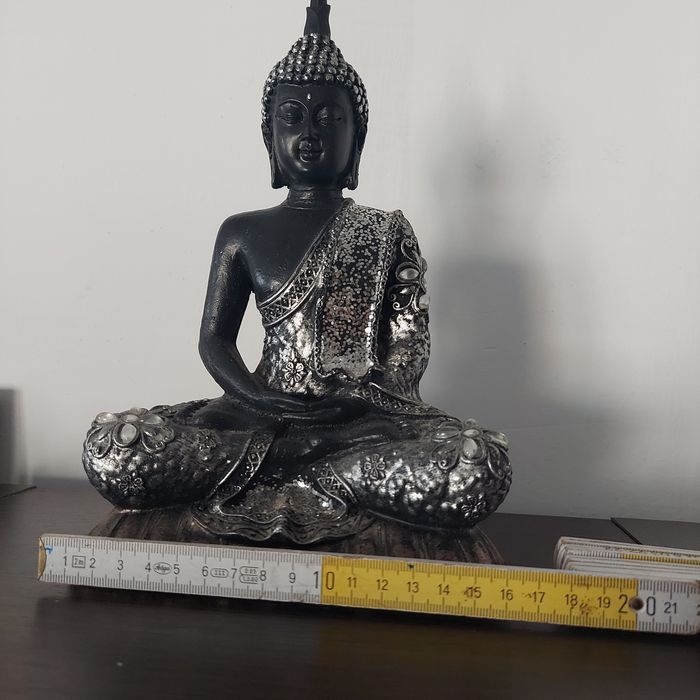 Budda Figurka z Żywicy