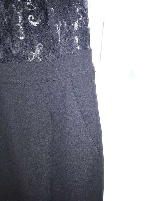 Czarny kombinezon C&A