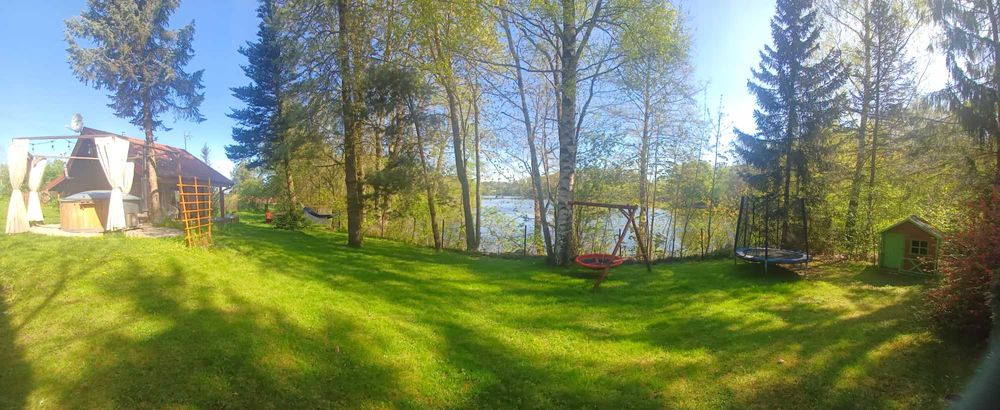 Domek na Kaszubach z balią/jacuzzi nad jeziorem bez sąsiadów.