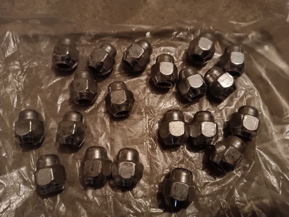 Nakrętki M12 20 sztuk