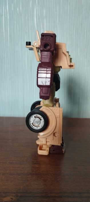 Ціна договірна . Трансформер Дедрітус Спадщина Legacy Evolution Deluxe