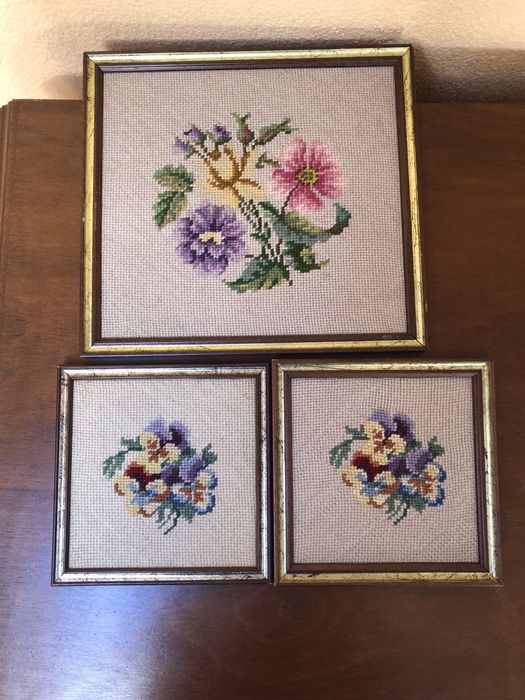 Quadros bordados em ponto baixo