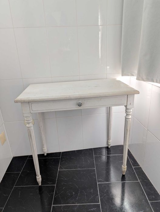 Mesa branca vintage (estudo, escritório,)