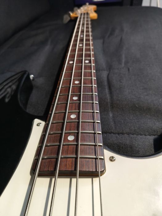 Gitara basowa Yamaha Attitude