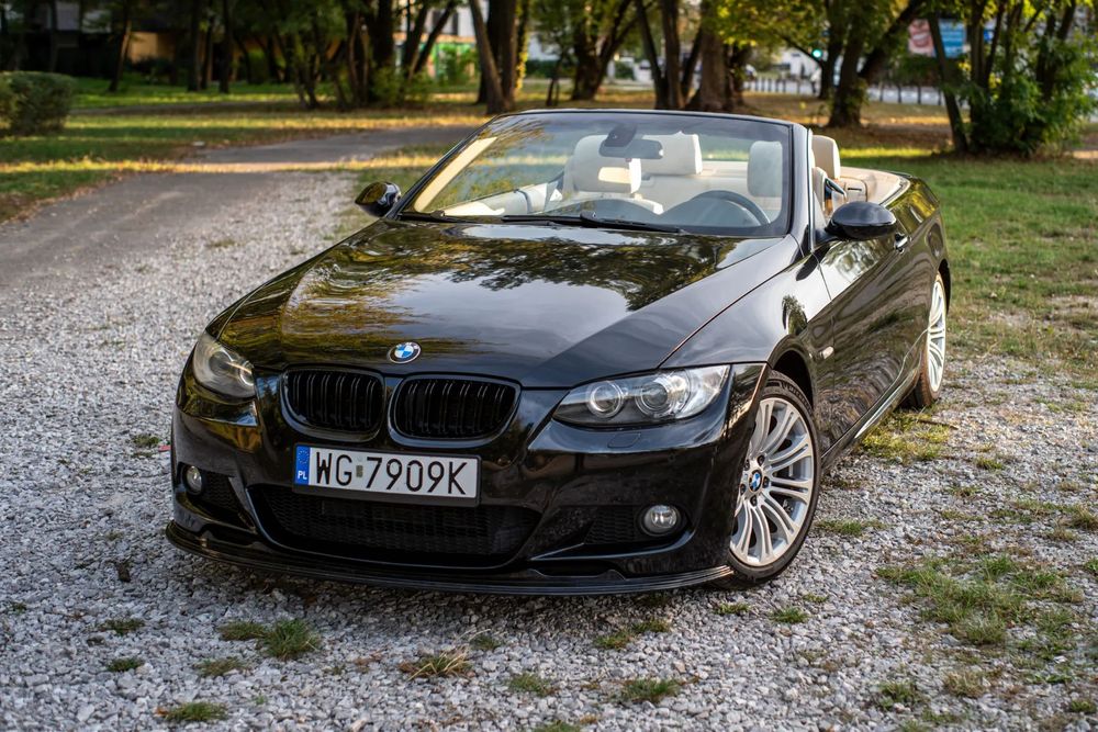 BMW Seria 3 BMW 325i E93 – Black Sapphire / Cream Beige, elegancja i charakter