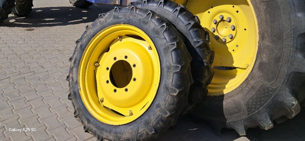 Wąskie  koła  do Johna  Derra