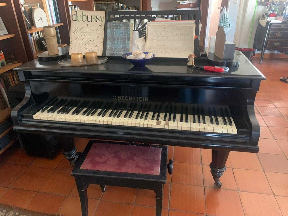 Piano com 1/4 cauda