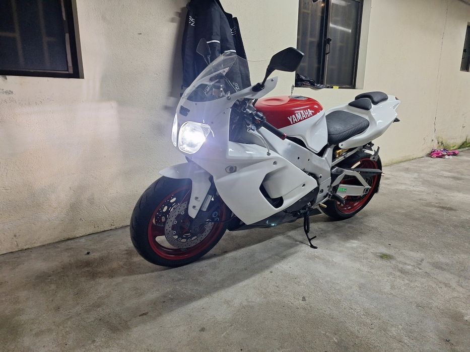 Yamaha YZF 750R impecavel