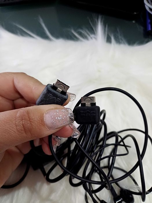 Carregador e phones
