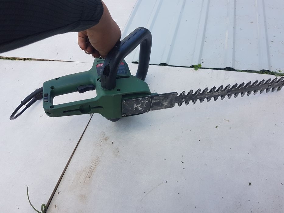 Кусторез bosch 380w . 1.8A