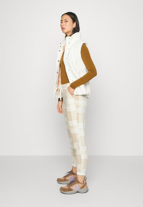 Spodnie dresowe polarowe Aerie L