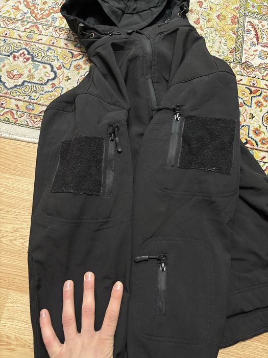 Тактична куртка на флісі софтшел з капюшоном під шеврони військова