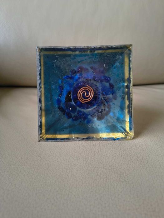 Pirâmide de Orgonite - Harmonização Energética e Proteção