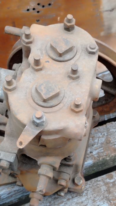 Kомпрессор ЗИЛ .б/у Смотри фото.