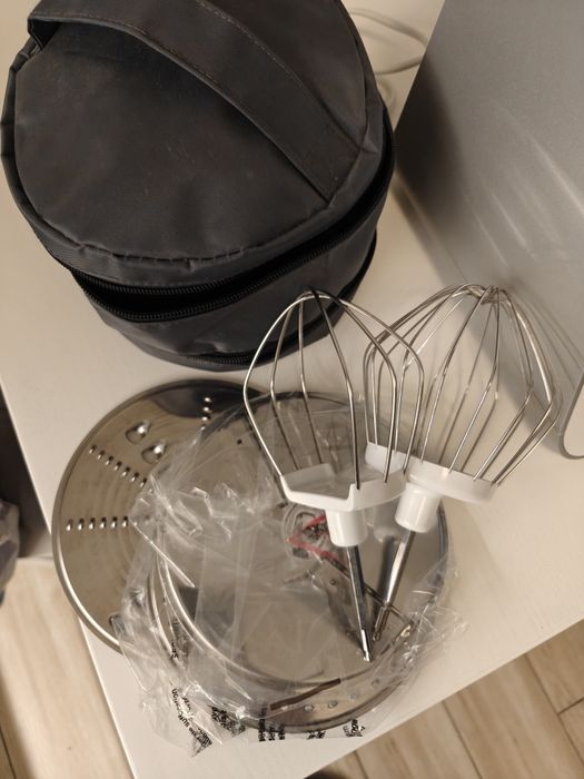 Robot kuchenny wraz z akcesoriami - Bosch MUM58234