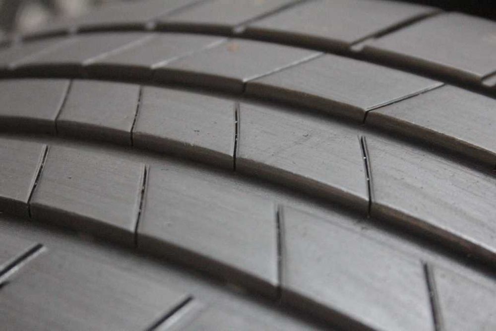 225/50/18 Bridgestone Turanza T005 225/40 R18 92Y 2023r