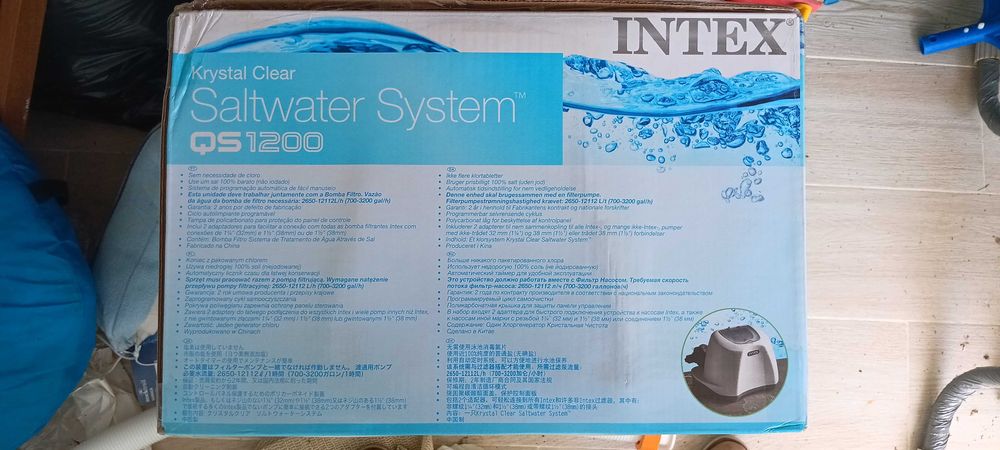 Sistema de água salgada Intex até 57m3, com bomba/filtro e acessórios.