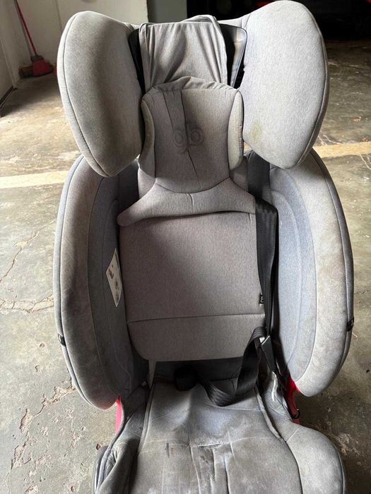 Cadeira GB Everna-Fix  Isofix dos 9 meses às 12 anos.