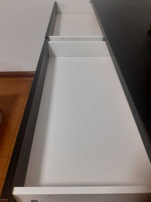 Secretaria como nova