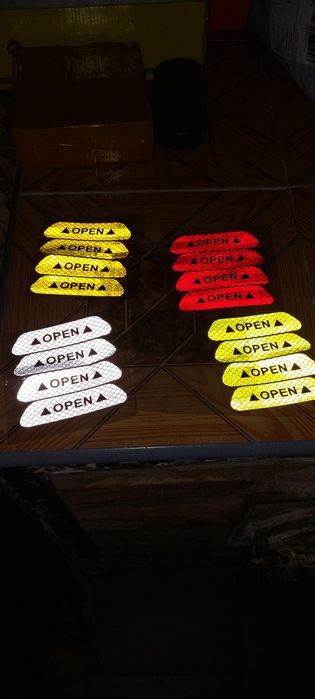 Светоотражающие наклейки для авто