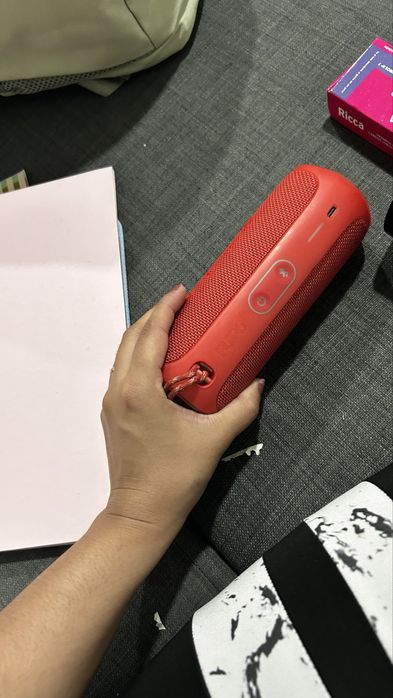 Jbl coluna Vermelha pouco usada