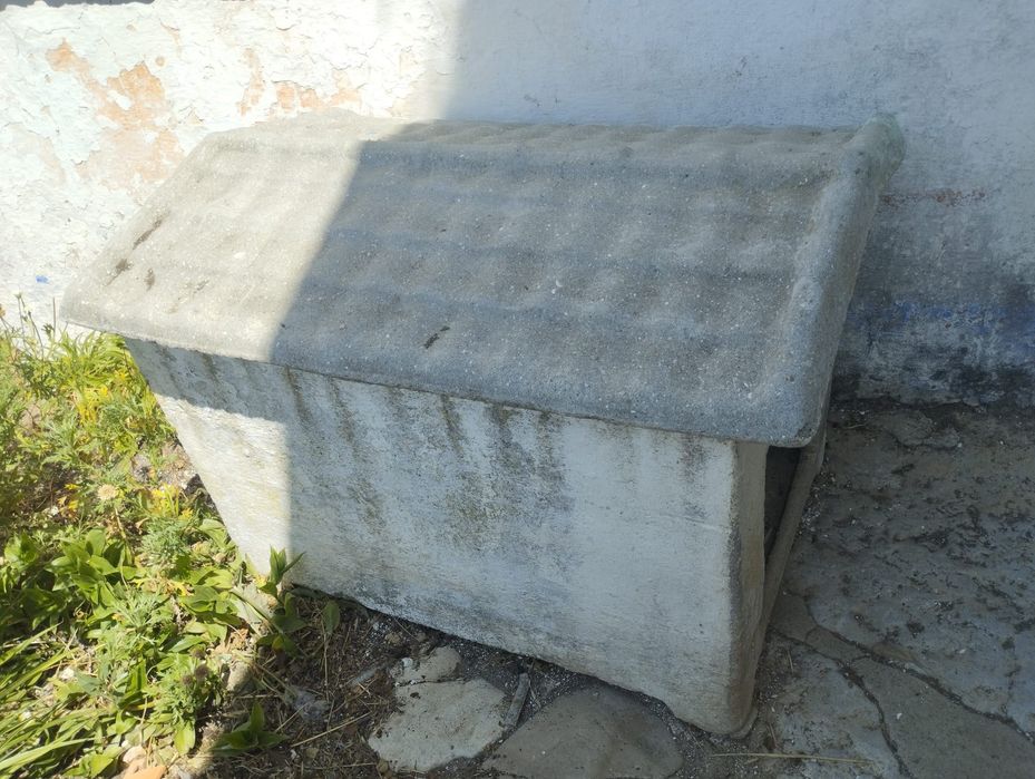 Casota de cão grande porte em betão