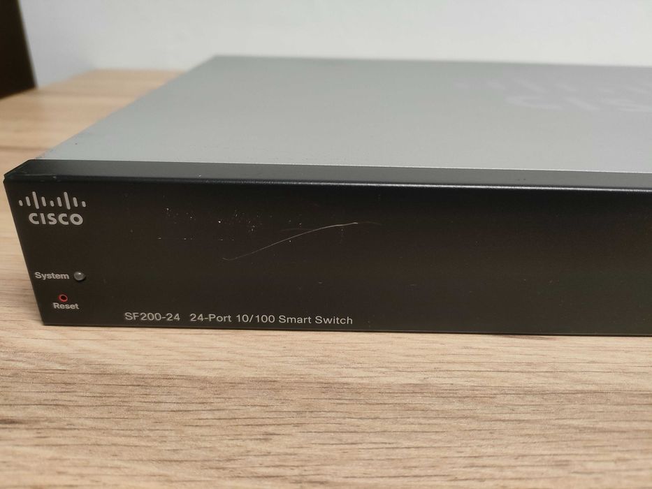 Switch CISCO SF200-24