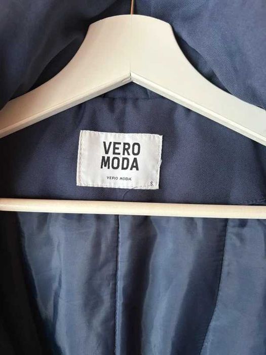 Kurtka zimowa Vero Moda granatowa r S z kapturem i ściągaczami