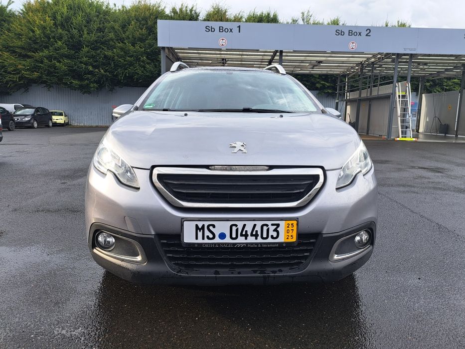 Ссвіжопригнане Peugeot 2008 з хорошим бензиновим двигуном  і маленьким оригінальним пробігом  100тис.км.хоррша компоектація,1 власник,2 ключі,сервісна книжка.машина без Дтп ,вся в рідній фарбі.машина розмитнена і сертифікована.