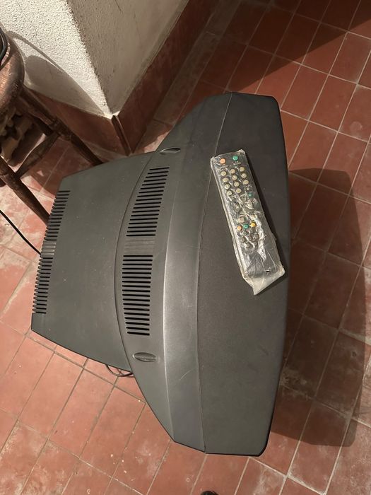 TV CRT 21" Basic Line BL-2115 STTX + Comando