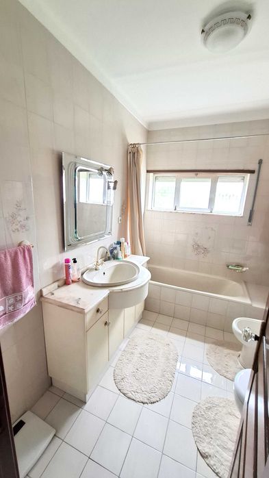 Moradia T4 independente na Lage, concelho de Vila Verde.