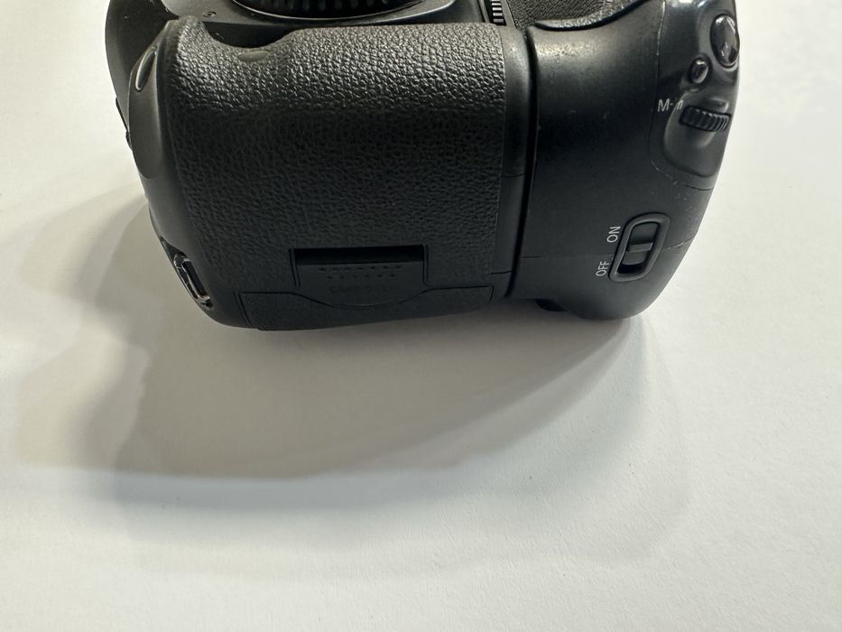Canon 5D Mark III + Battery Grip
