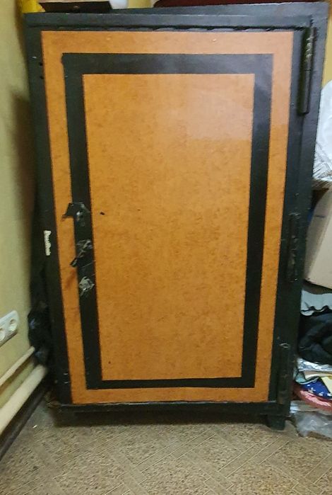 Продам сейф большой