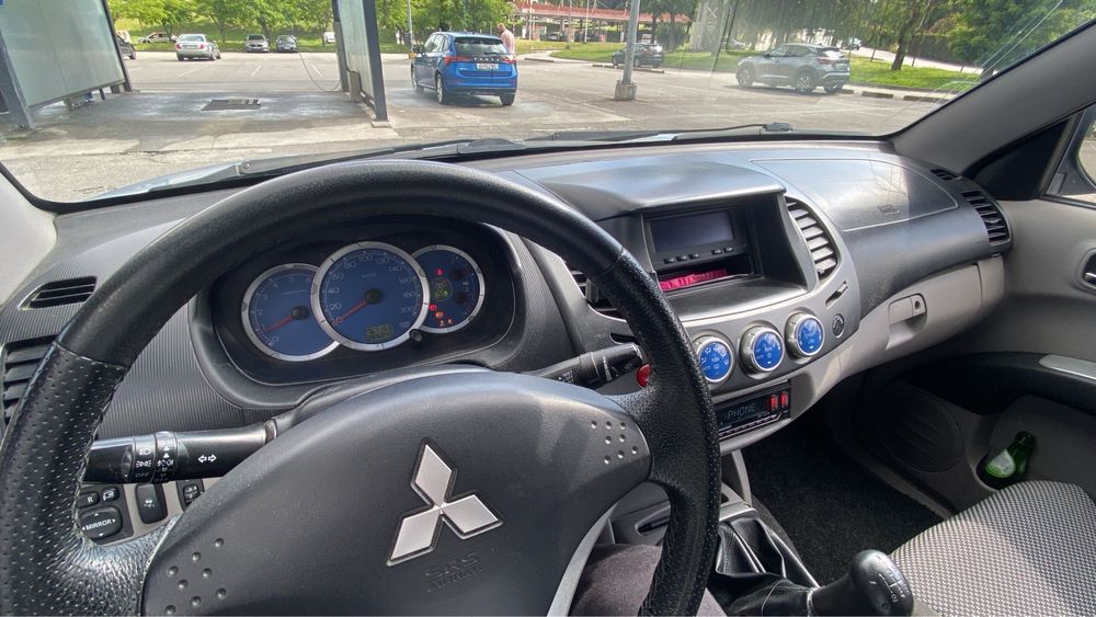 Mitsubishi L200 em ótimo estado