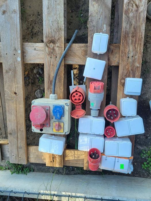 Zestaw gniazd elektrycznych