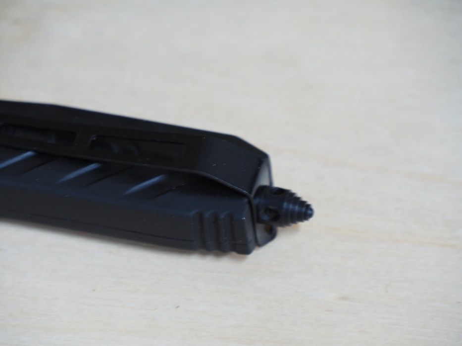 Noz skladany spręzynowy wzor Microtech metalowa rekojeść ostrze