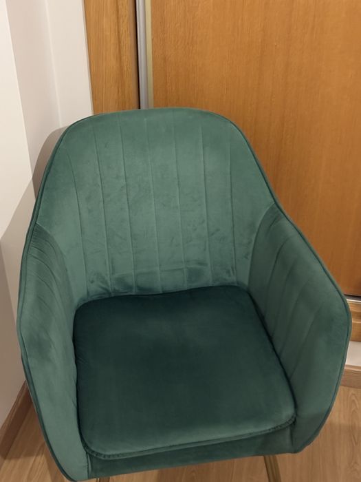 Cadeirão de veludo verde