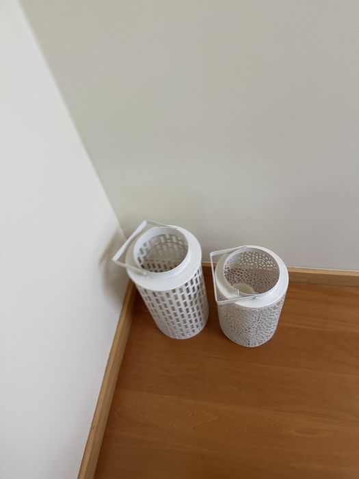 Candeeiros elegantes de chão ou mesa com velas eletrónicas