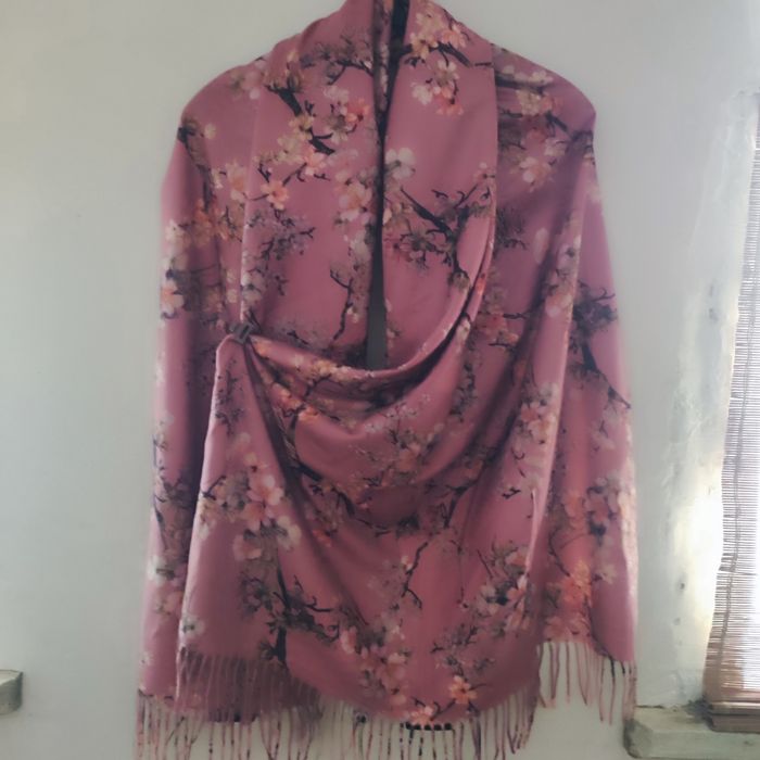 Продам шарф, теплый, новый.