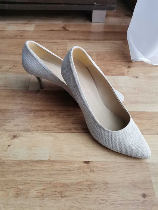 Srebrne brokatowe szpilki