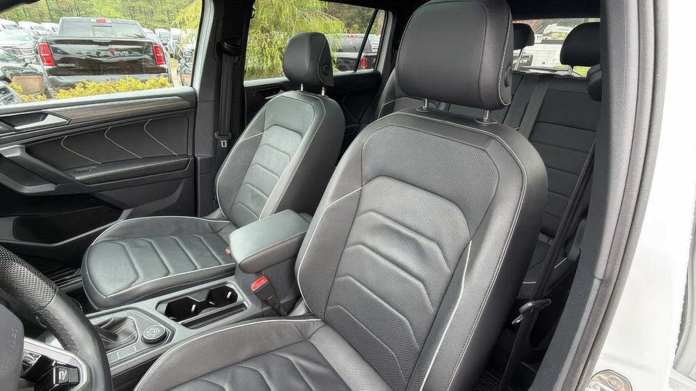 Volkswagen Tiguan SEL R-Line 4Motion      2024