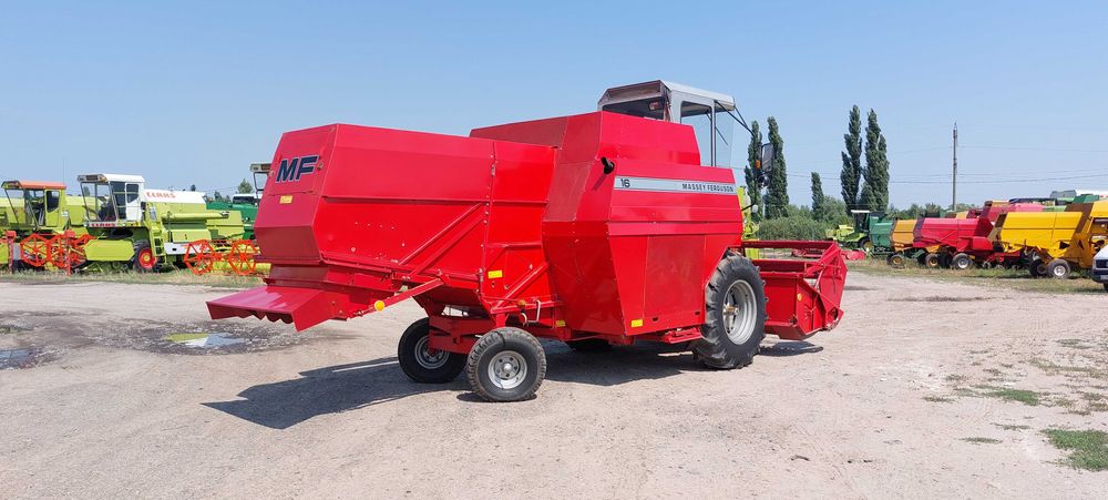 Зернозбиральний комбайн Massey Ferguson 16 2.7m