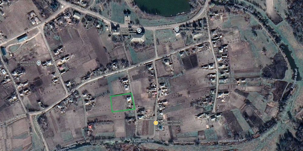 Будинок, літня кухня, гараж, центр, земельна ділянка.