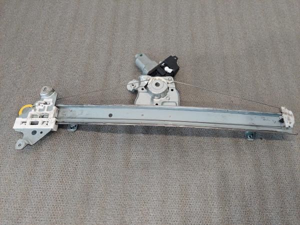 Elevador vidros frente direito NISSAN Leaf EV (ZE0)