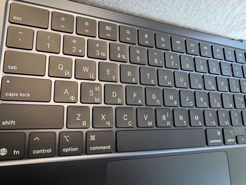 Лазерная гравировка клавиатуры MacBook Ноутбуков Клавиатур