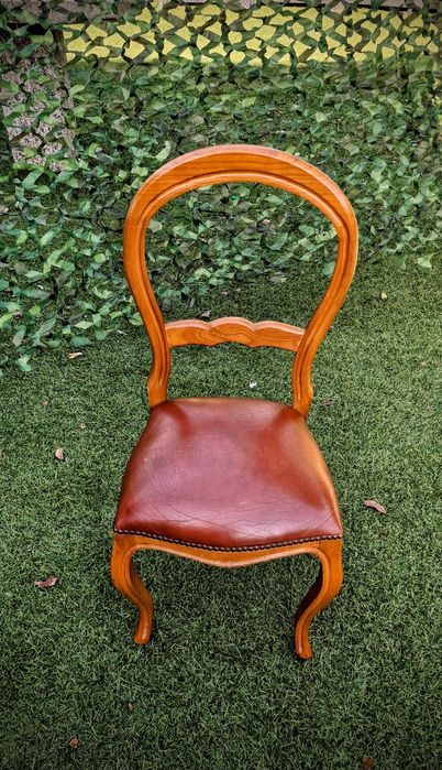 5 Cadeiras madeira em pele