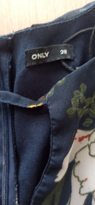 Kolorowa sukienka, lekka i elegancka