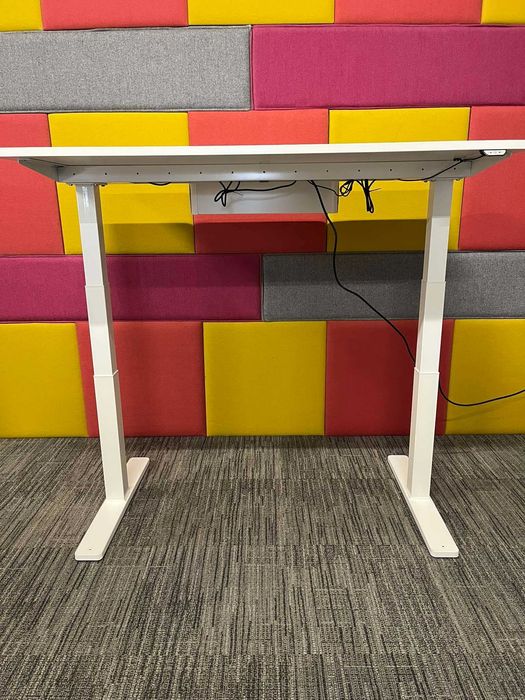 Biurko elektryczne regulowane 140x80 Kinnarps Series P białe okazja!