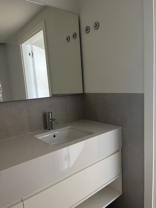 T1 Novo com Piscina e Varanda - Telheiras